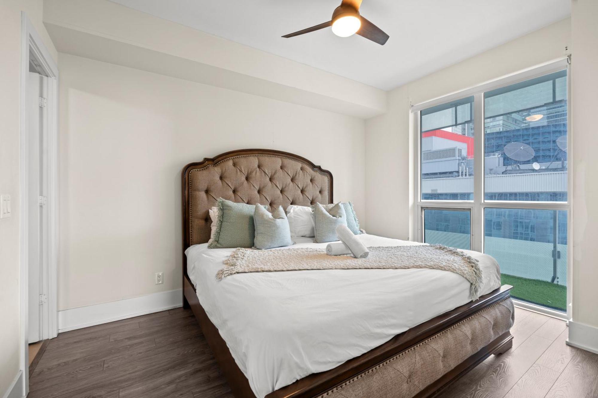Globalstay Modern Downtown Apartment トロント エクステリア 写真